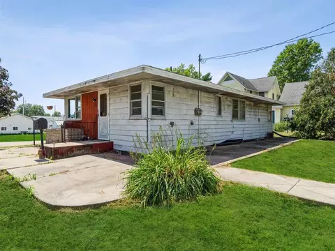 341 E 3rd St, Riverside, IA 52327 photo 18