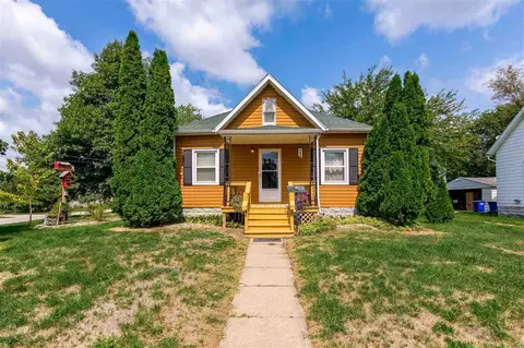 1002 E 3rd St, Washington, IA 52353 photo 2