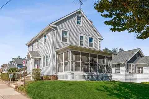 825 20th St SE, Cedar Rapids, IA 52403 photo 1