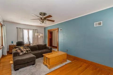 825 20th St SE, Cedar Rapids, IA 52403 photo 3