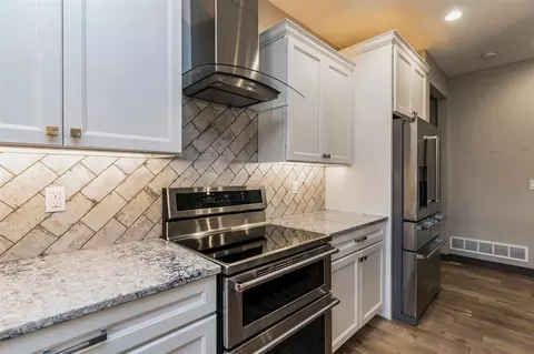 5906 Michael Dr NE, Cedar Rapids, IA 52411 photo 12