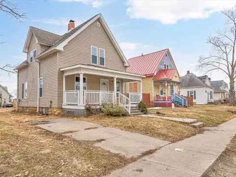 1625 E Ave NE, Cedar Rapids, IA 52402 photo 2