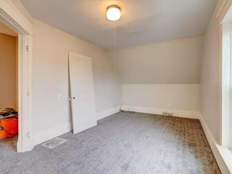 1625 E Ave NE, Cedar Rapids, IA 52402 photo 19
