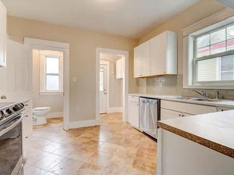 1625 E Ave NE, Cedar Rapids, IA 52402 photo 11