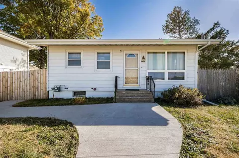 1837 E Ave NE, Cedar Rapids, IA 52402 photo 1