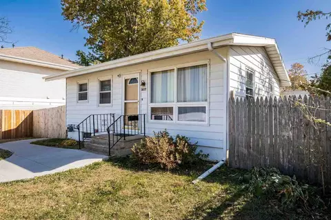 1837 E Ave NE, Cedar Rapids, IA 52402 photo 2