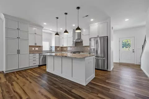 432 Cherry Ave, Iowa City, IA 52240