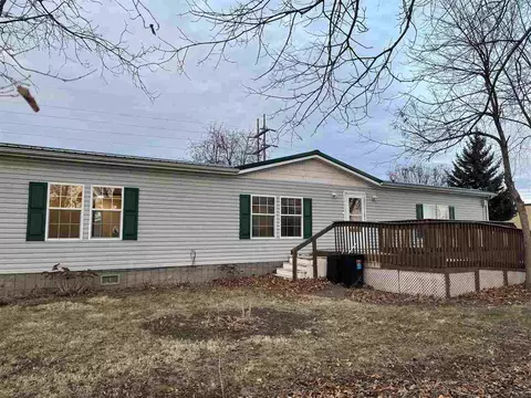 321 N B Ave, Washington, IA 52353