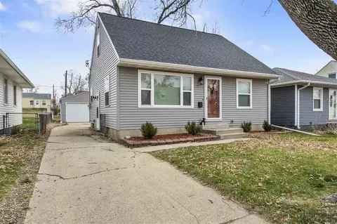 3827 D Ave NE, Cedar Rapids, IA 52402 photo 2
