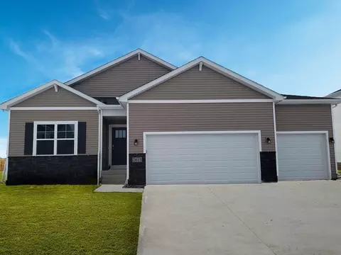 201 Sumac Dr, Palo, IA 52324