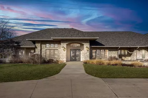 2146 Crystal Creek Rd, Springville, IA 52336