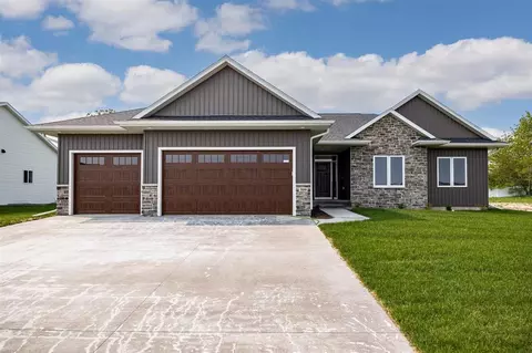 509 Elizabeth Ln, Tiffin, IA 52340