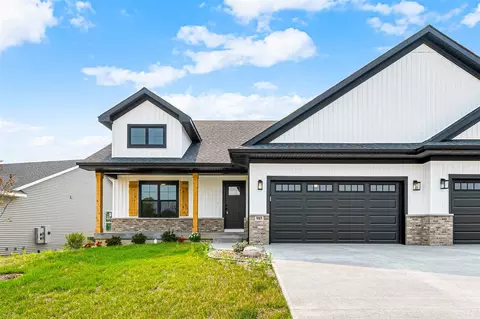 985 Dubs Dr, Iowa City, IA 52246