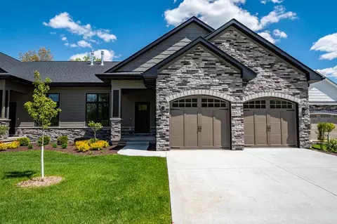 403 Majestic Ridge Cir, Coralville, IA 52441