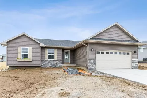 113 Dogwood Ln, Tiffin, IA 52340