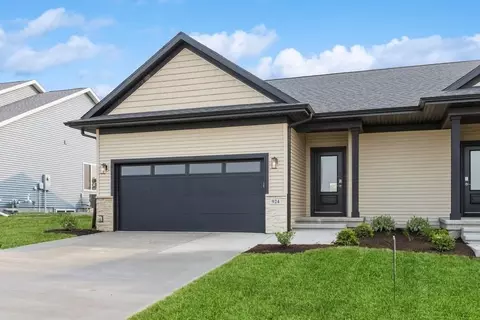 924 Oakland Trl, Solon, IA 52333