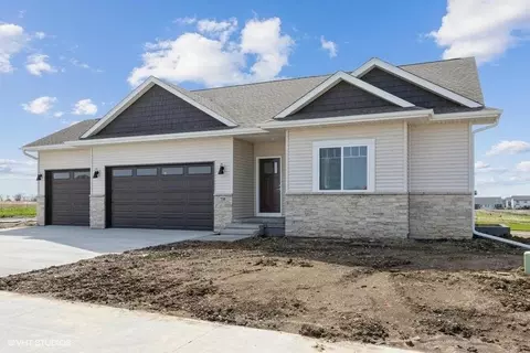 4537 Luke Dr, Iowa City, IA 52246