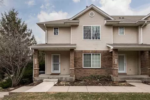 210 Red Hill Ln, Iowa City, IA 52245