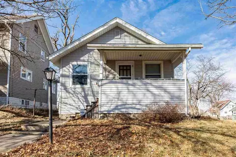 270 15th St NW, Cedar Rapids, IA 52405
