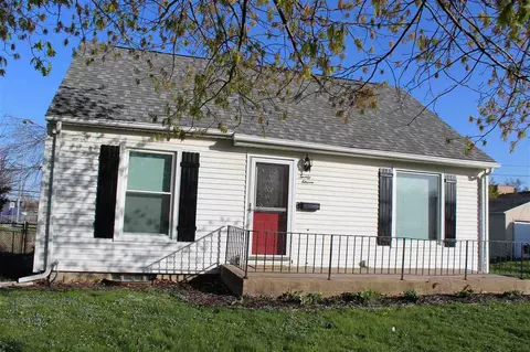 2011 SW Chandler, Cedar Rapids, IA 52404