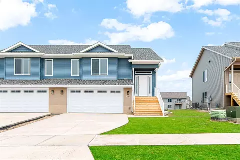 1102 Kaiser St, North Liberty, IA 52317