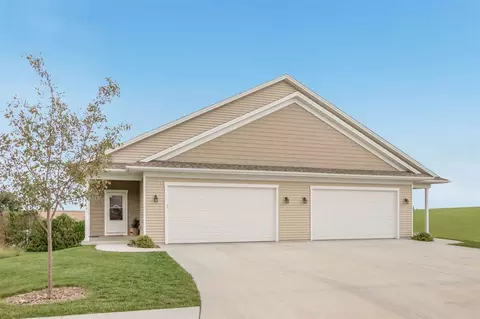 407 S 2nd St, West Branch, IA 52358
