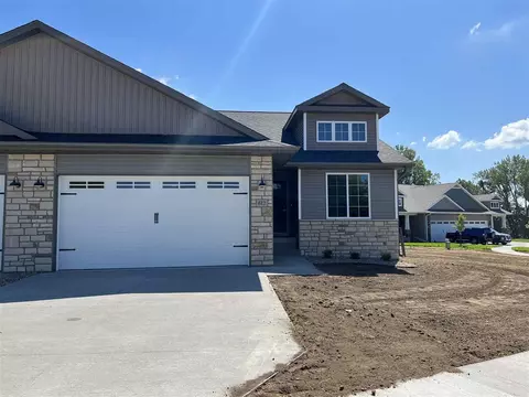 612 Hillside Dr, Tiffin, IA 52340