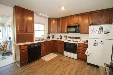 6407 Devonshire Dr NE, Cedar Rapids, IA 52402 photo 10