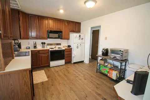 6407 Devonshire Dr NE, Cedar Rapids, IA 52402 photo 9