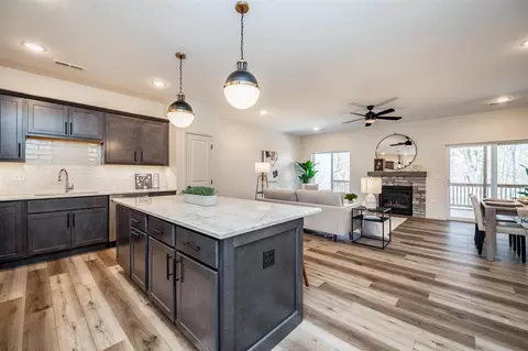 452 Cherry Ave, Iowa City, IA 52240