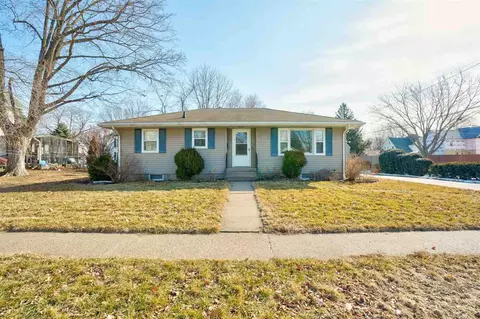 104 S 7th Ave, Washington, IA 52353
