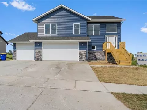 436 Galileo Dr, Riverside, IA 52327
