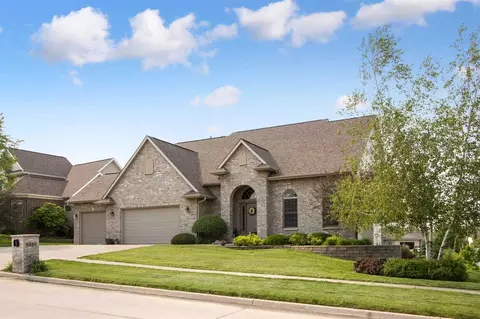 1117 Wild Prairie Dr, Iowa City, IA 52246