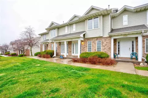 1502 Mckinley Pl, Iowa City, IA 52246