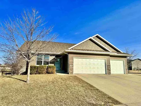 245 Locust Dr, North Liberty, IA 52317