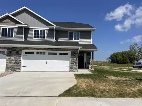 522 Elizabeth Ln, Tiffin, IA 52340