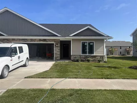 518 Elizabeth Ln, Tiffin, IA 52340