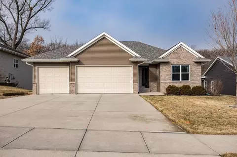 1160 Ryan Cir, Coralville, IA 52241