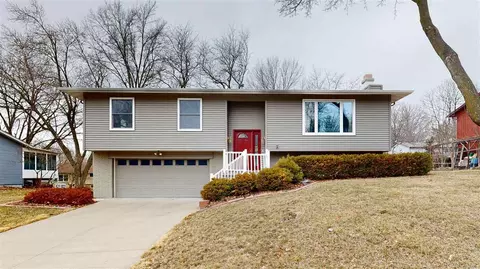 1025 Denbigh Dr, Iowa City, IA 52246