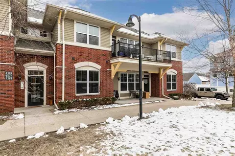 1185 Foster Rd, Iowa City, IA 52245
