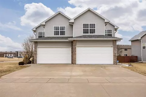 55 N Park Ridge Rd, North Liberty, IA 52317