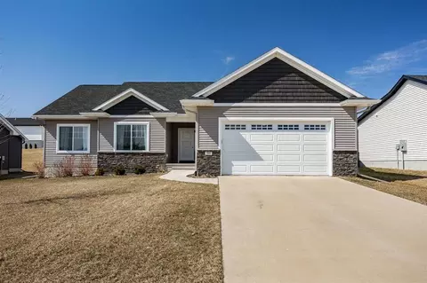 561 Dakota Ave, Tiffin, IA 52340