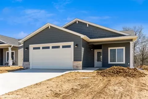 4560 Rohret Rd, Iowa City, IA 52246