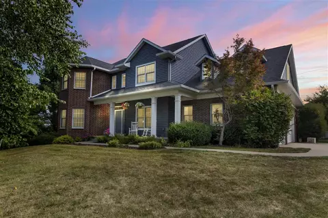 814 Duck Creek Dr, Iowa City, IA 52246