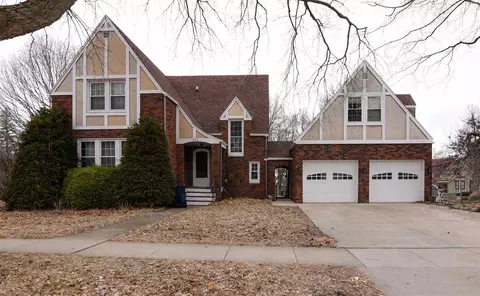 604 W State St, Williamsburg, IA 52361