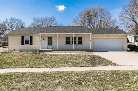 1102 17th Ave, Coralville, IA 52241