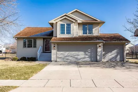 370 Penn Ridge Dr, North Liberty, IA 52317