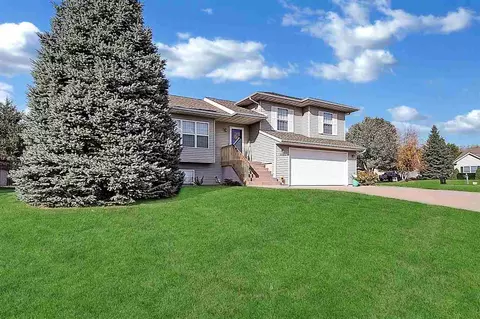 2131 Generry Ct, Coralville, IA 52241