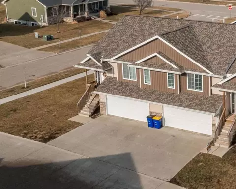 613 Riley Ln, West Branch, IA 52358