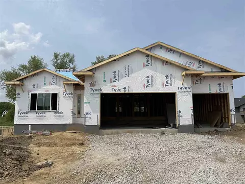 4000 Anna St, Iowa City, IA 52245
